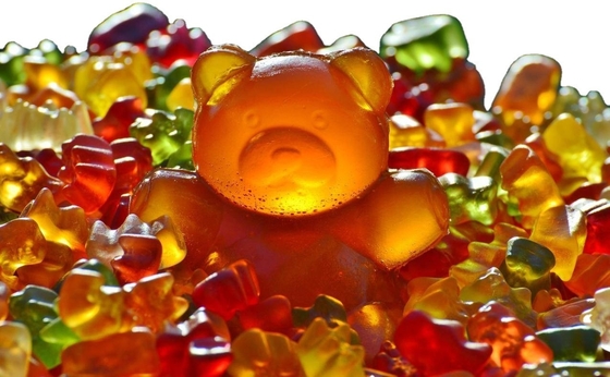 Améliorez votre chaîne de production de bonbons avec le déposant de fabrication de bonbons doux et durs Gummy Bear