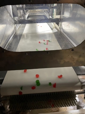 Achat en ligne 1900*980*1700 mm machine à tirer des bonbons pour les nouveaux produits