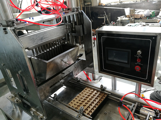 1900x980x1700MM Dépositaire de bonbons en caoutchouc entièrement automatique pour les besoins du client