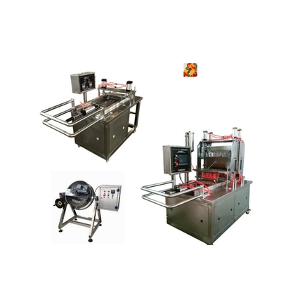 Productivité élevée 50 kg/h Pectine Bear Gummy Machine déposant la gelée Gummy Candy Making Machine 3kw